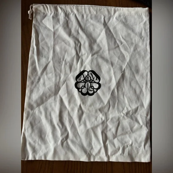 Louis Vuitton Dust Bag Assortment - White, Cream, Black